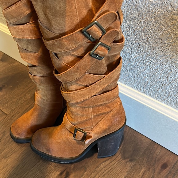 Jeffrey Campbell mission boots - Picture 4 of 9